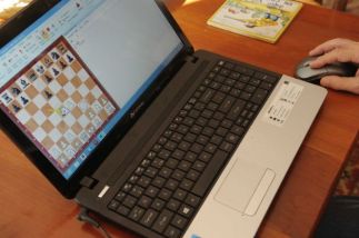 laptop chess